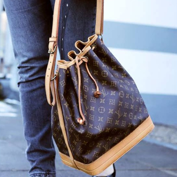 Louis Vuitton Handbags - 💎✨Authentic✨💎 Louis Vuitton Monogram Noe Shoulder Bag